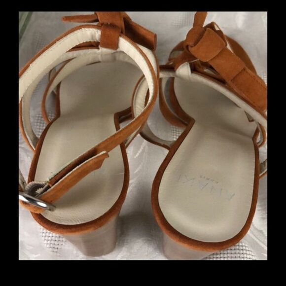 Anaki size 9.5 Paris tawny brown ankle strap heels - Picture 6 of 12